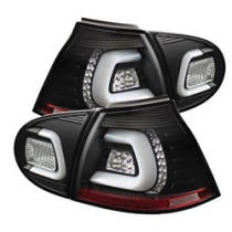 Volkswagen Golf V 06-09 (LED-blinkers) LED Bakljus - Svarta Spyder Auto